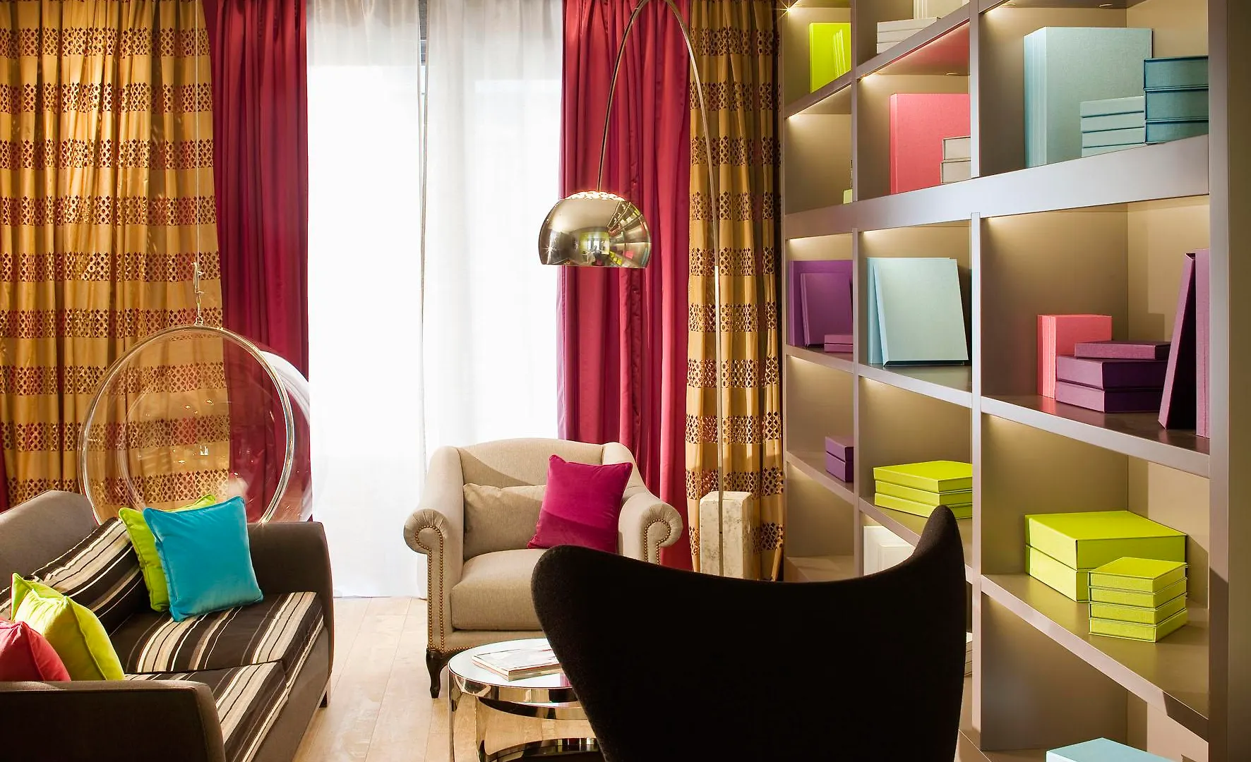 Le Petit Hotel 4*