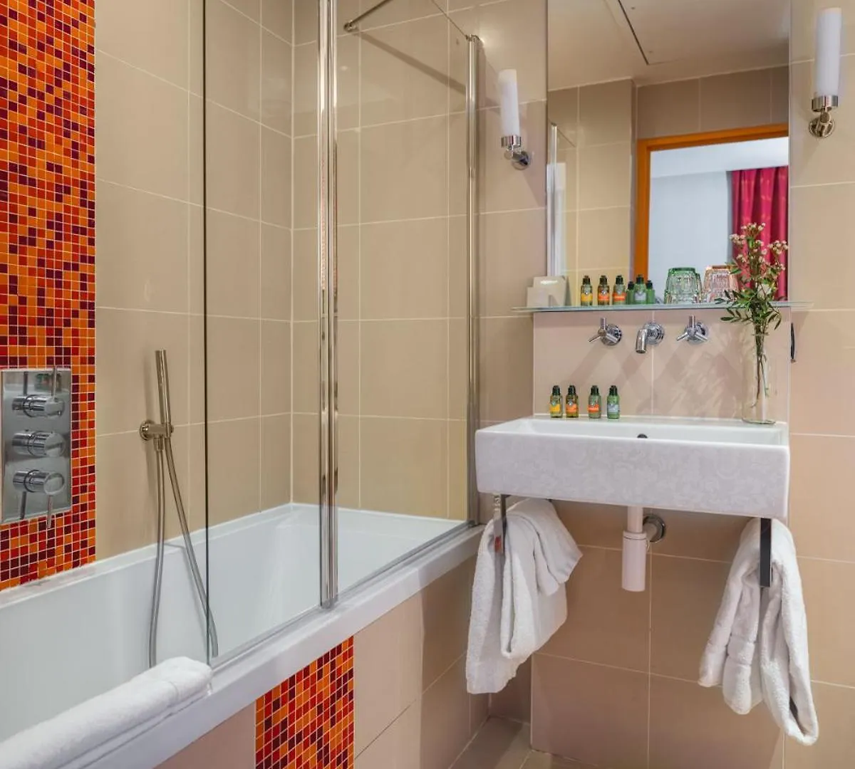 Le Petit 4* Paris