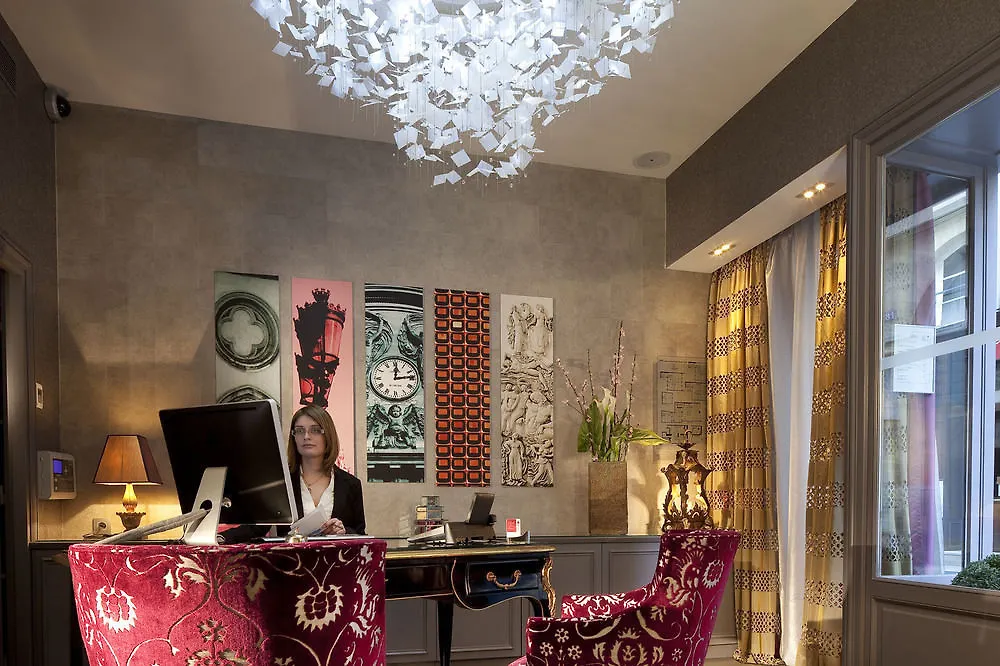 Le Petit Hotel 4*